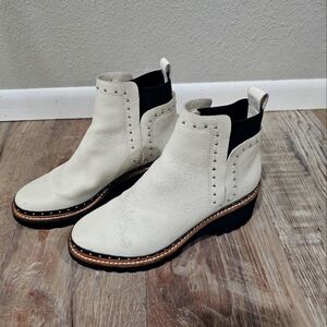 Dolce Vita Ivory Leather Huey Studded chunky heel Chelsea boots size 7